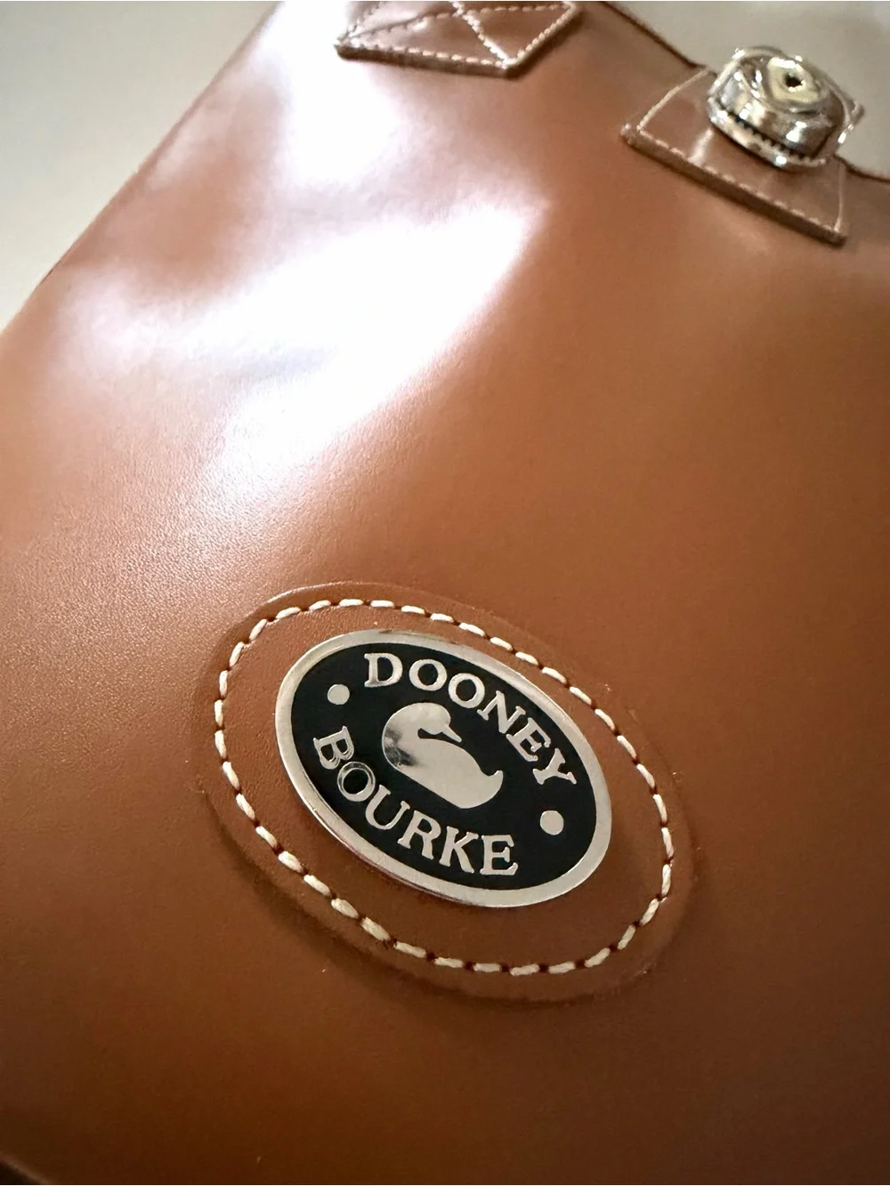 DOONEY & BOURKE•British tan leather bucket shoulder bag EUC